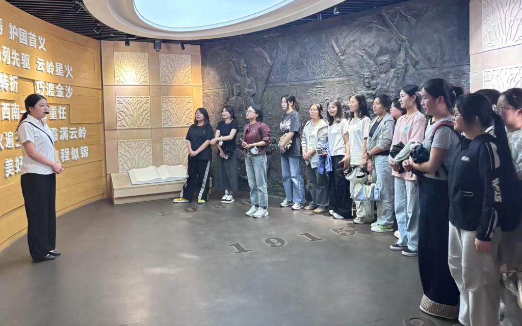 致敬每一位女性的独特魅力与内在力量