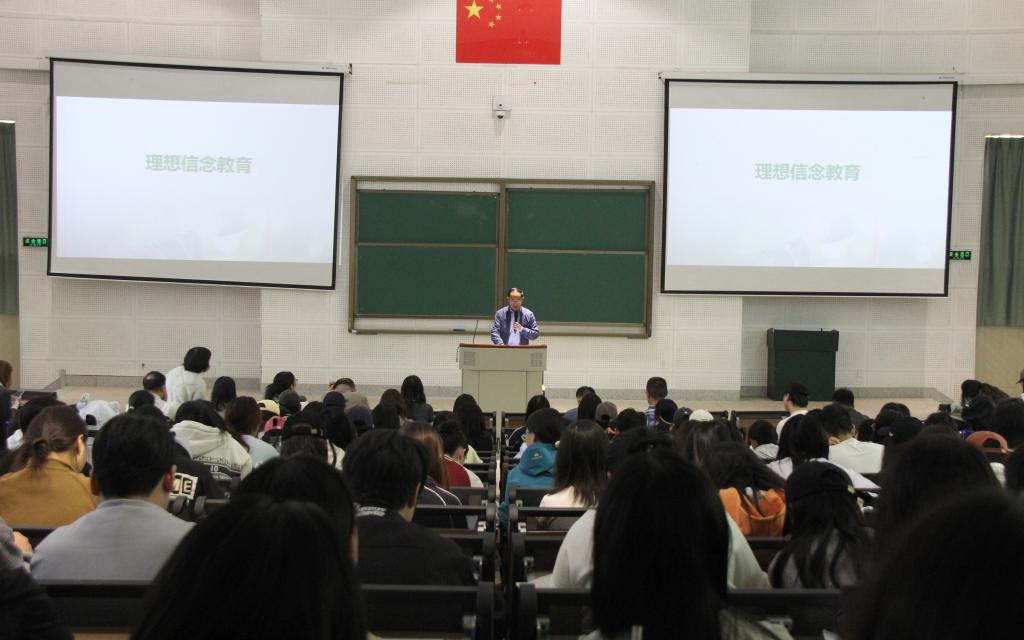 为全面总结2025-2026学年下学